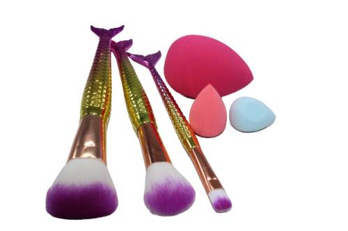 Set aplicatoare machiaj - Makeup - 3 pensule - 3 bureti